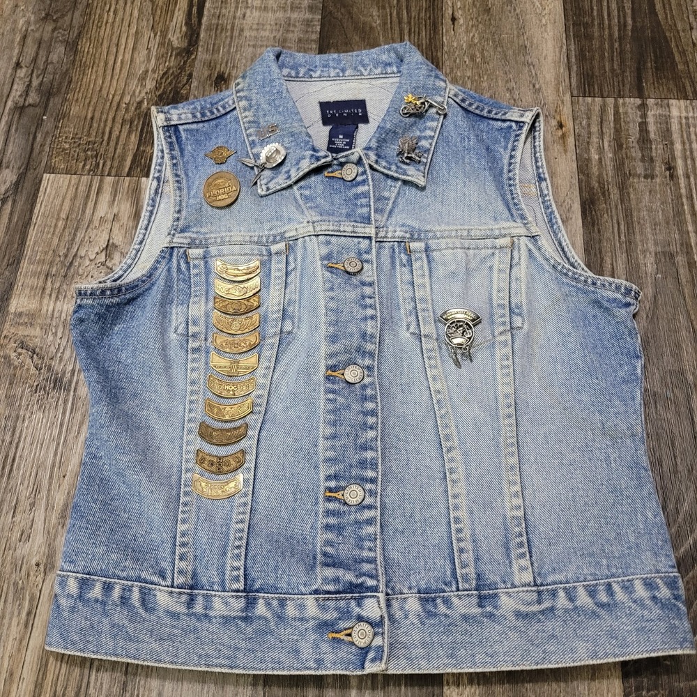 Womens Medium Denim Vest HOG Patches And Pins Harley Davidson Collection